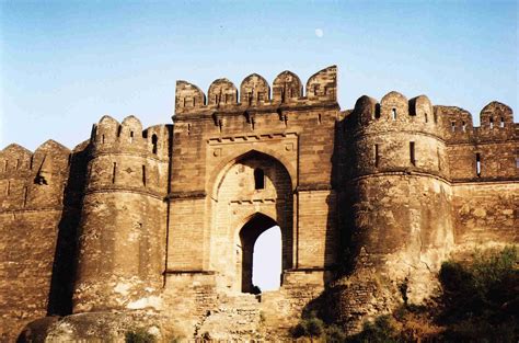 Rohtas Fort Muhteşem Bir Tarihi Yolculuk ve Mimarinin Özgün Bir Şahnesi!