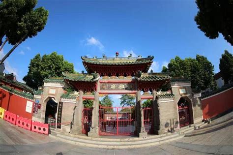  Ancestral Temple: An Intriguing Journey Through Foshan's Rich History!