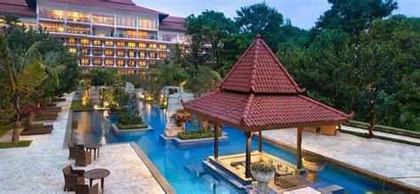 Frasier Suites Yogyakarta: Lüks Konaklama ve Yavru Kedi Dostu Bir Deneyim!