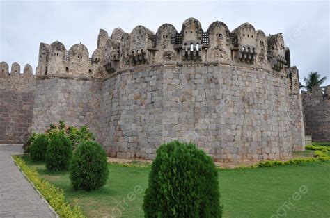  Golconda Kalesi: Muhteşem Mimari ve Tarihin Gizemli Sesleri!