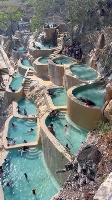 Grutas Tolantongo Gizemli Kaplıcalar ve Şelaleler İçin Bir Cenneti Keşfedin!