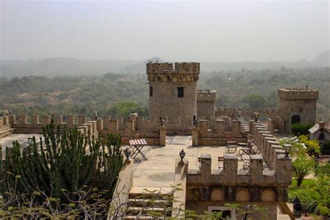 Kajuru Castle: Gizemli Bir Ortaçağ Şatosu!