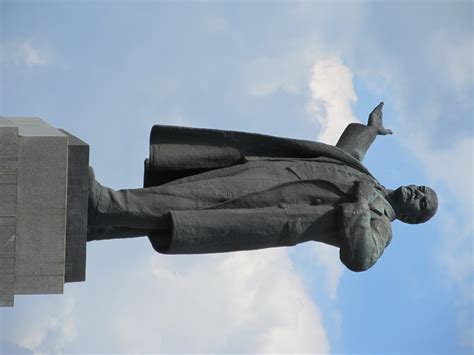  Lenin Heykeli, Yekaterinburg'de Devrimci Tarihin İzinde Bir Yolculuk!