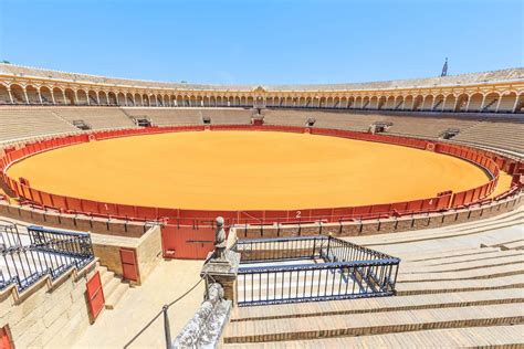 Plaza de Toros de la Maestranza: Tarihi ve Muhteşem Bir Mimarinin Sembolü!