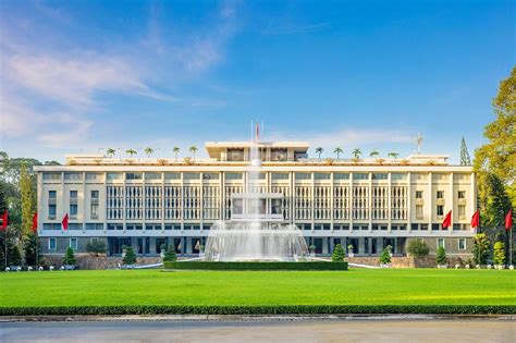  Reunification Palace'ın Gizemli Tarihi ve Muhteşem Mimariye Bir Yolculuk!