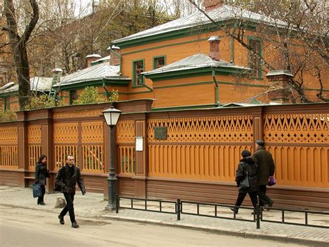 Tolstoy Müzesi Ünlü Yazarın Yaşamına Bir Pencere Açıyor!