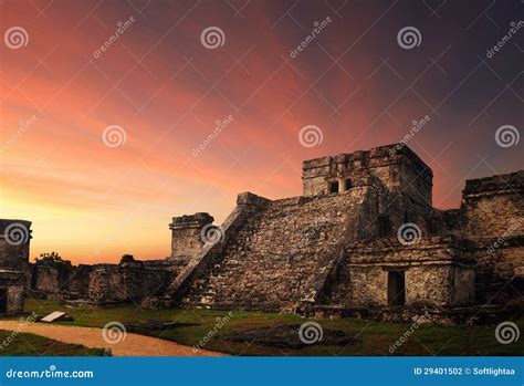  Tulum Maya Şehri: Günbatımında Antik Bir Rüya!